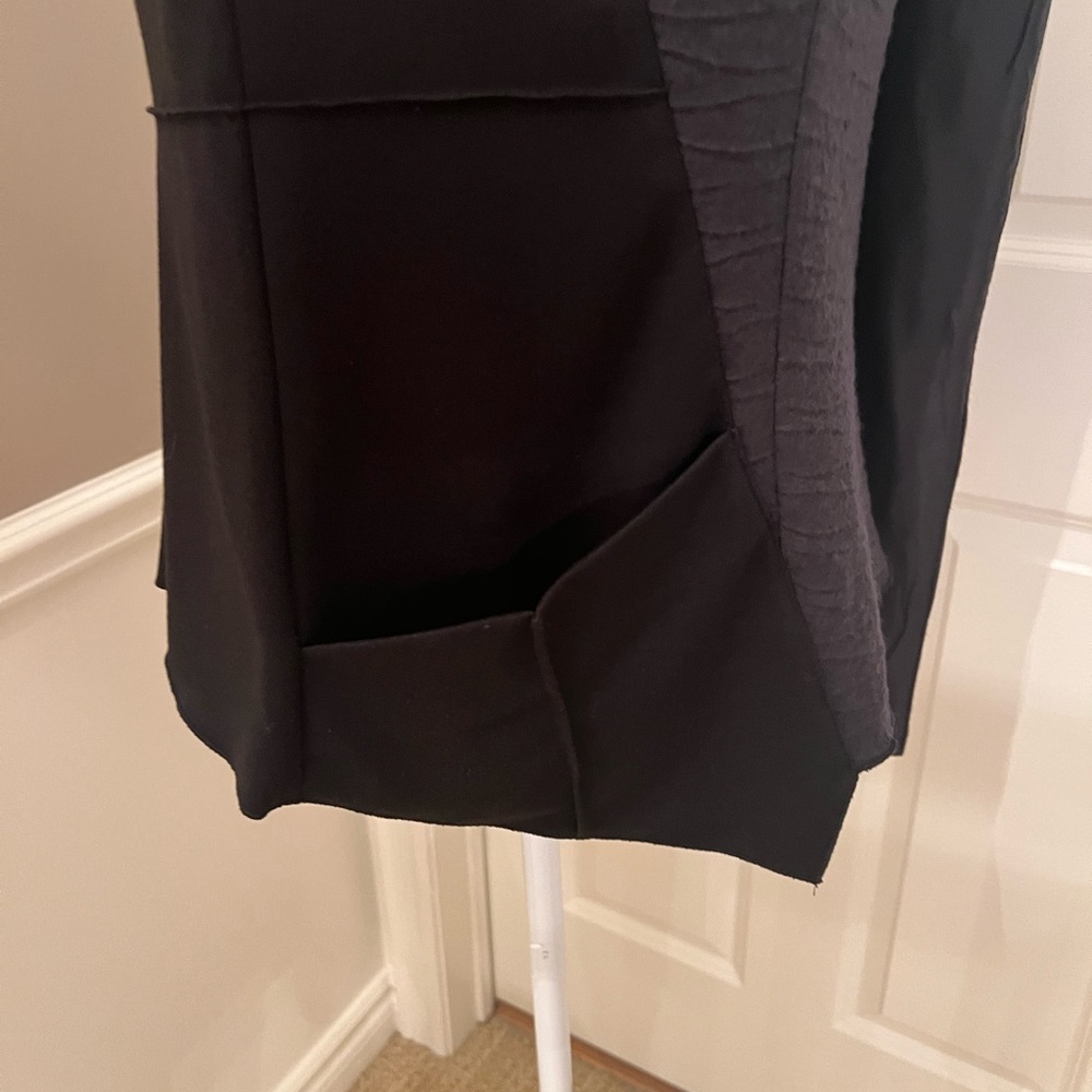 Unique Styled Top - Picture 3 of 6